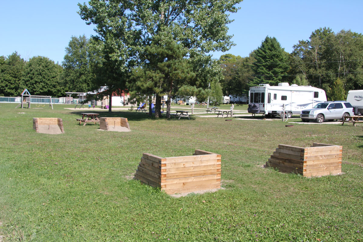 Welcome to Happy Hearts Park - Camping Tobermory Ontario